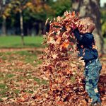 Играем ли с внуците си, или само ги гледаме?