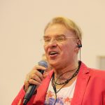 Синевата на един живот: Историята на Васил Найденов, или защо България още пее