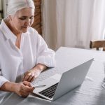 Баба в дигиталния свят: Моите приключения в интернет