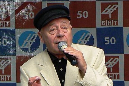 Човекът, който накара България да се смее – Тодор Колев, истината с китара