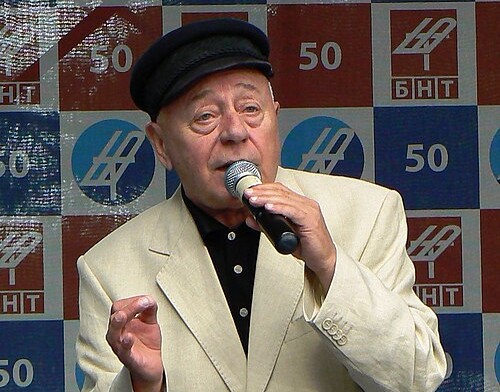 Човекът, който накара България да се смее – Тодор Колев, истината с китара